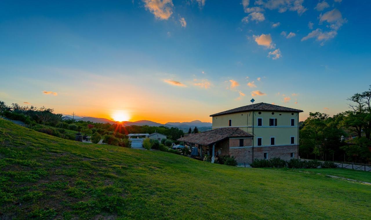 Casa Grimaldi Boutique Hotel & Restaurant Matelica Luaran gambar